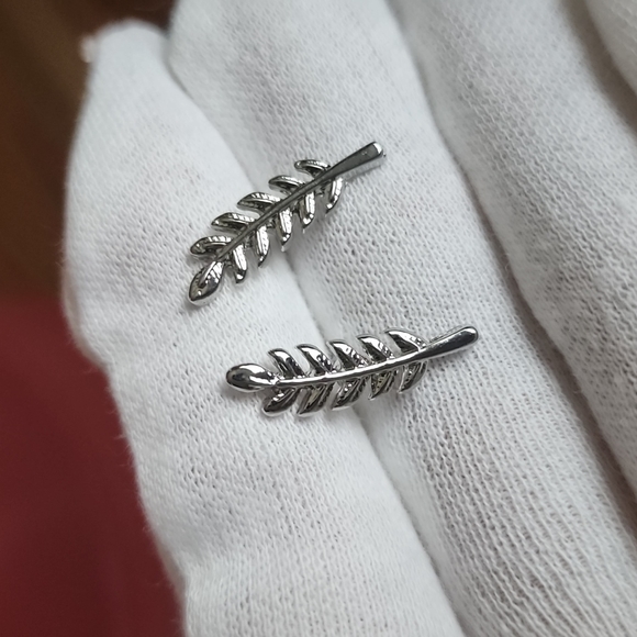 💚Boho Dainty Olive Branch Rose Gold CZ Earrings - Picture 11 of 12